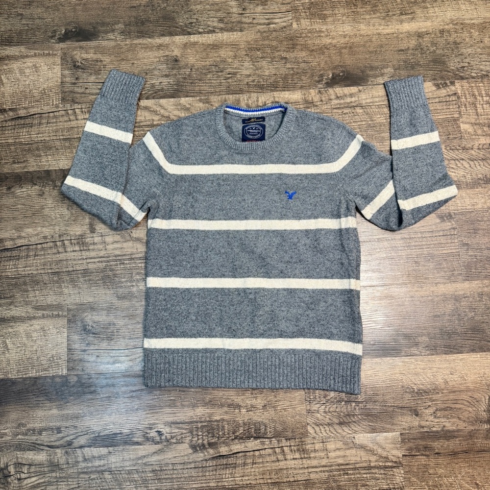 American Eagle Outfitters Gray and Cream Crewneck Sweater
